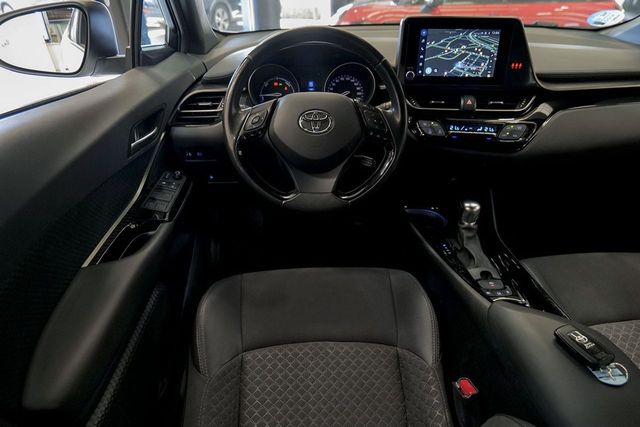 Toyota C-HR   2.0 180H Advance 