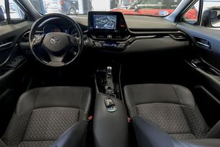 Toyota C-HR   2.0 180H Advance 