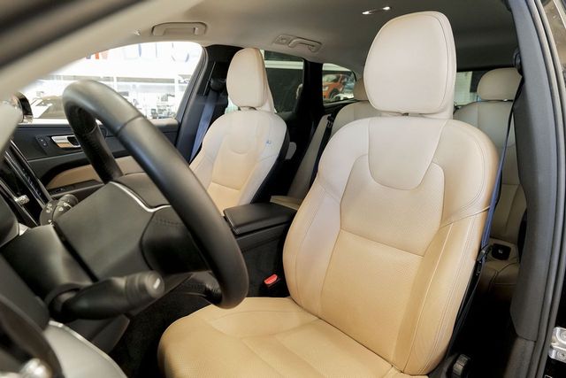 Volvo XC60   2.0 D4 Momentum Auto 