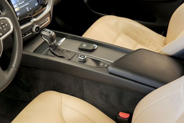 Volvo XC60   2.0 D4 Momentum Auto 