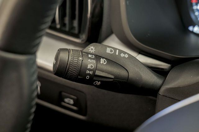 Volvo XC60   2.0 D4 Momentum Auto 