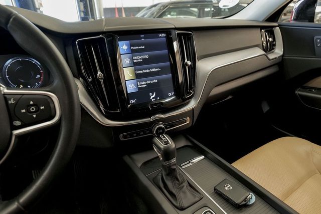Volvo XC60   2.0 D4 Momentum Auto 