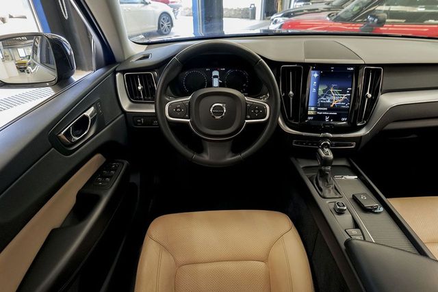 Volvo XC60   2.0 D4 Momentum Auto 