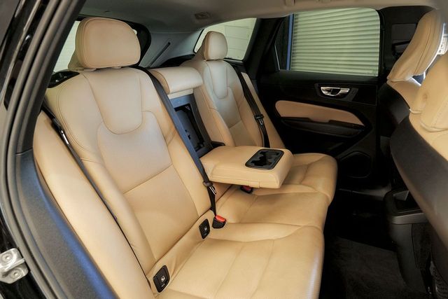 Volvo XC60   2.0 D4 Momentum Auto 