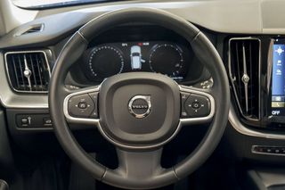 Volvo XC60   2.0 D4 Momentum Auto 