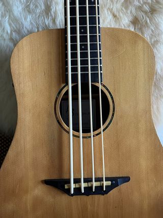 Ukebajo: Bajo de ukelele