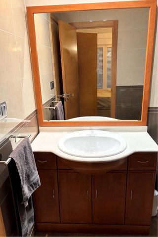 Mueble baño con espejo - Madera