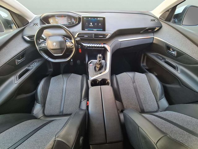 Peugeot 3008 1.2i 130cv. ALLURE