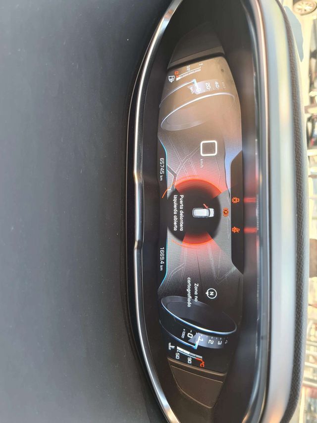 Peugeot 3008 1.2i 130cv. ALLURE