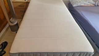 Cama Ikea individual c/colchón