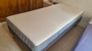 Cama Ikea individual c/colchón