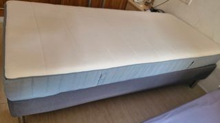 Cama Ikea individual c/colchón