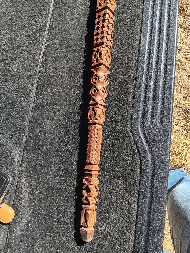 Bastón tallado a mano