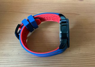 Reloj hombre deportivo azul y rojo