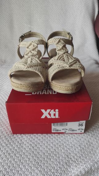 Sandalias XTI beige