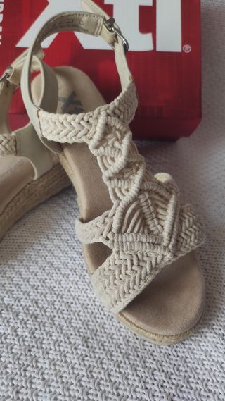 Sandalias XTI beige