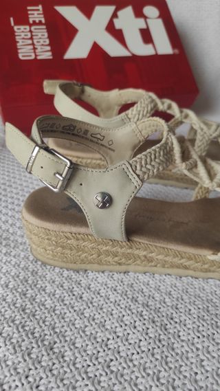 Sandalias XTI beige
