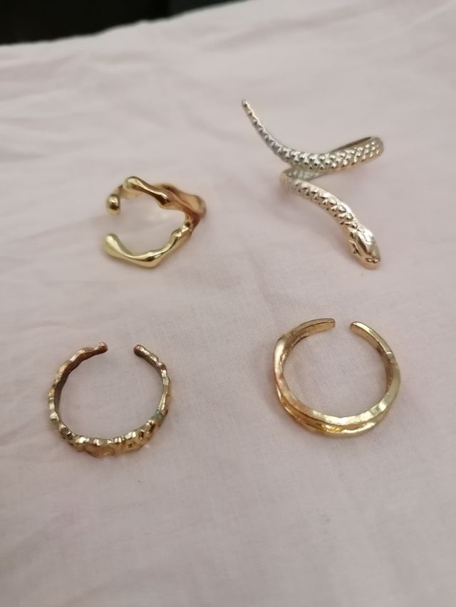 4 ANILLOS MINIMALISTAS DORADOS