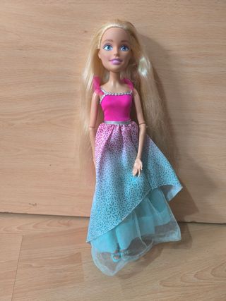 Muñeca Barbie princesa gigante