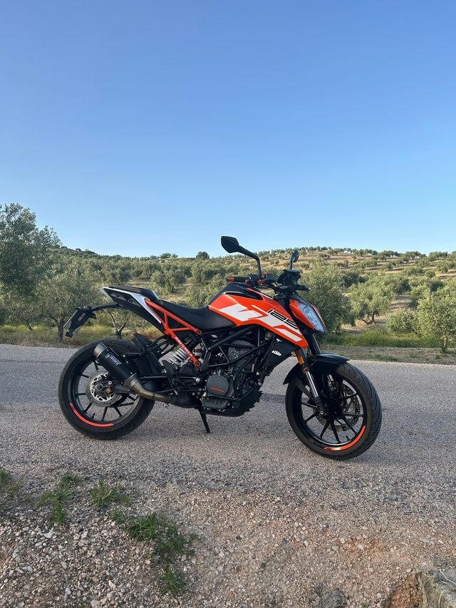 KTM Duke 125 - Moto Impecable