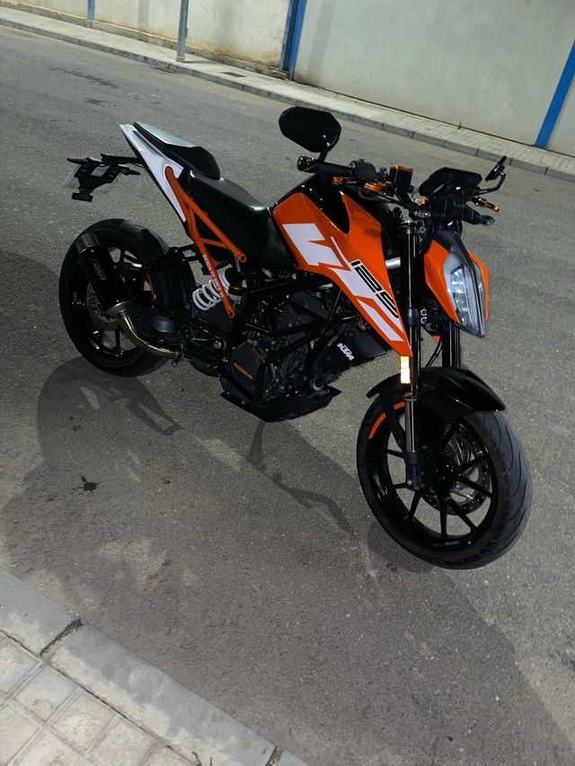 KTM Duke 125 - Moto Impecable