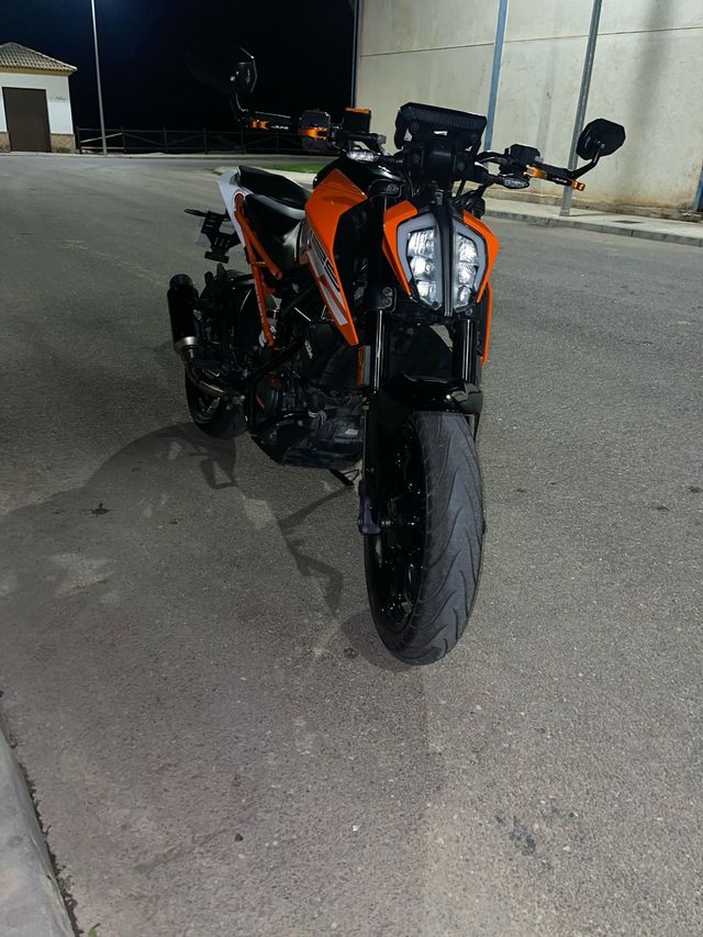 KTM Duke 125 - Moto Impecable