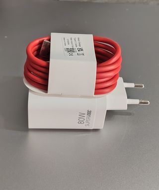 Caricabatterie OPPO OnePlus SuperVOOC da 80 W + cavo USB-C