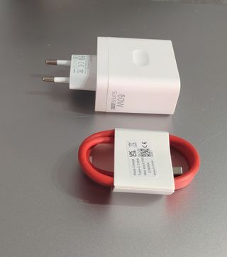 Caricabatterie OPPO OnePlus SuperVOOC da 80 W + cavo USB-C