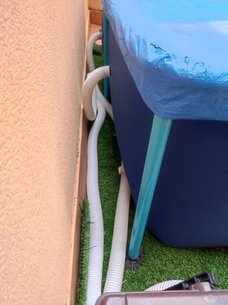 Piscina desmontable azul.