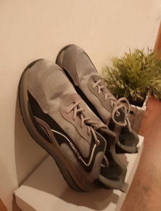 Zapatos de trabajo , antideslizantes.Talla 45.