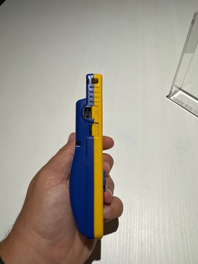 Game Boy Color Pokémon Amarillo