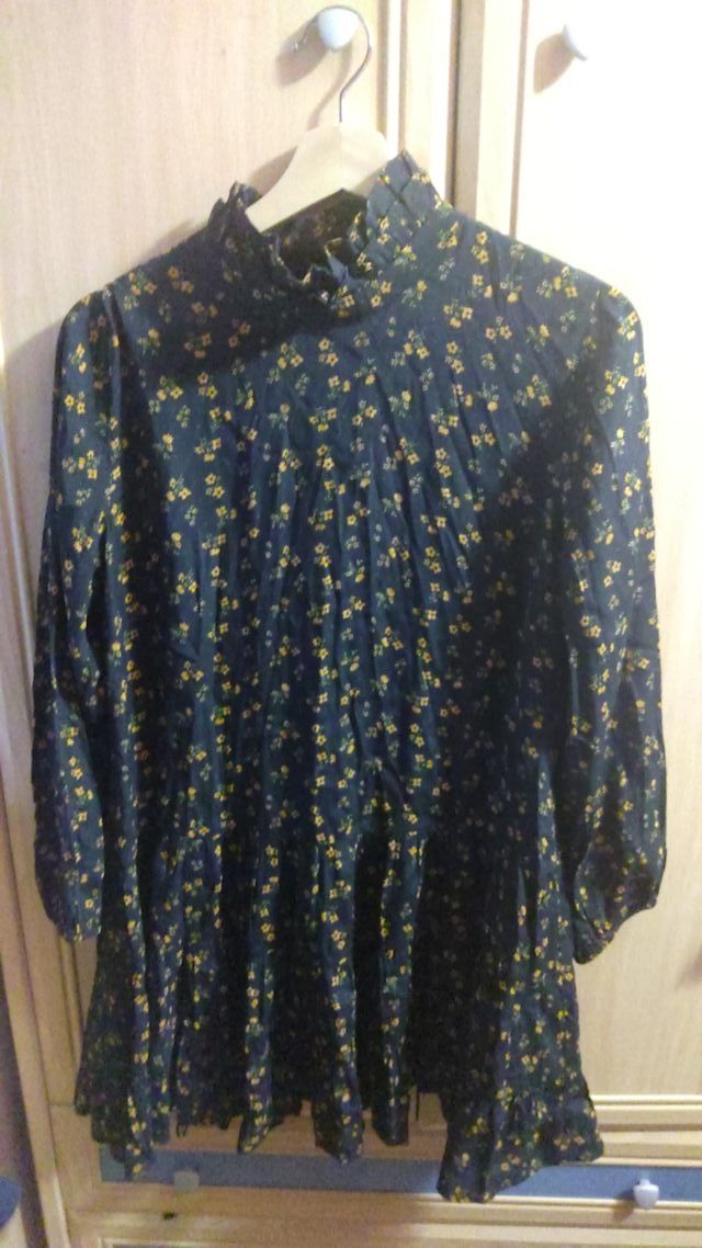 Vestido Zara flores - M