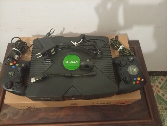 XBOX (primera generación) - consola negra