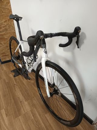 Megamo Raise 2023 carbono disc Talla S