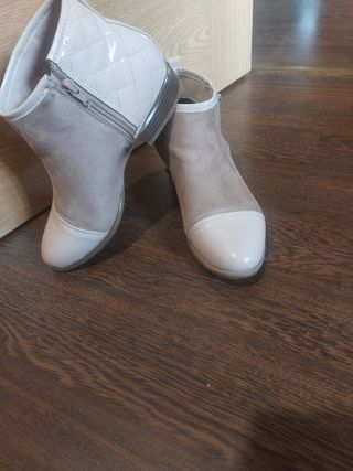 Botines beige y rosa