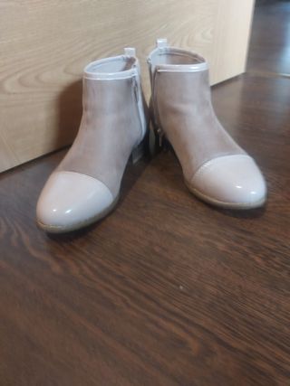 Botines beige y rosa