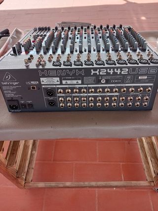Mesa mezclas Behringer 16 canales