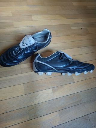Kipsta - Botas fútbol negras