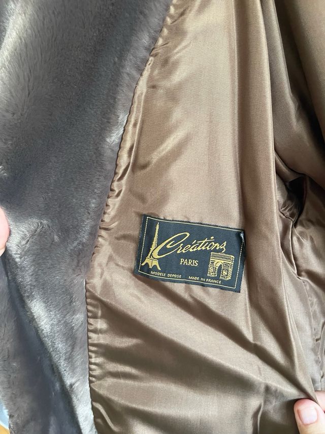 Abrigo gris imitación piel