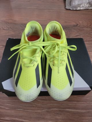 Botas fútbol Adidas niño.