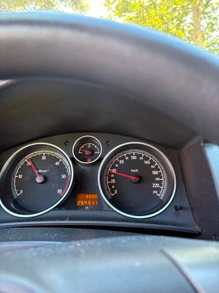 Opel Astra GTC 2005 