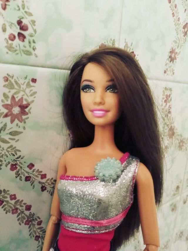 Barbie Teresa+ 100 poses Glam (Mattel 2009)