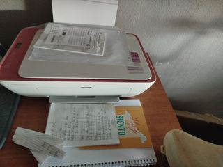 Impresora HP - Rosa y Blanca