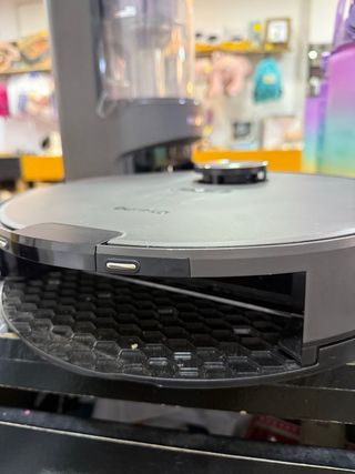 Robot aspiradora Eureka NER E10 le falta una pieza