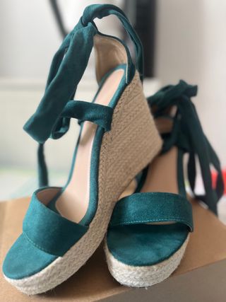 Zapatos cuña mujer verdes