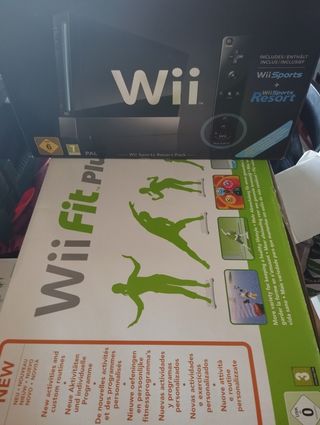 Wii - Consola Nintendo negra +tabla Fit blanca