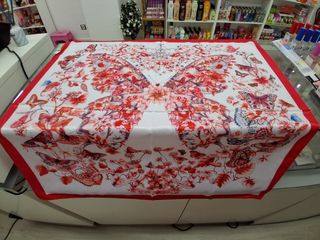 Pañuelo cuadrado estampado mariposas