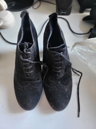 Zapatos Oxford tacón negro