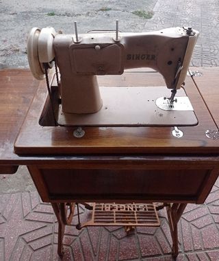 Máquina de coser Singer antigua
