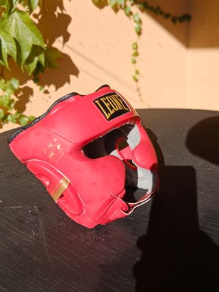 Casco boxeo Leone talla M. perfecto para sparring.